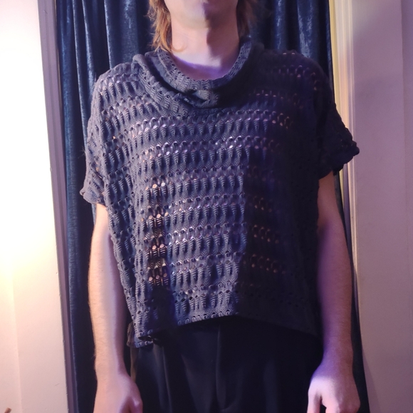 Top - Picture 2 of 4